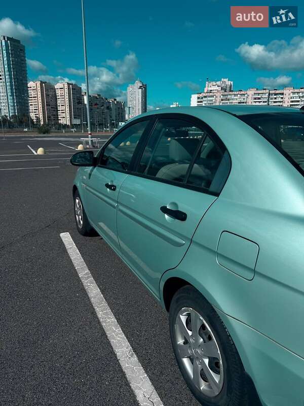 Седан Hyundai Accent 2008 в Киеве