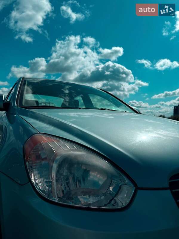 Седан Hyundai Accent 2008 в Киеве