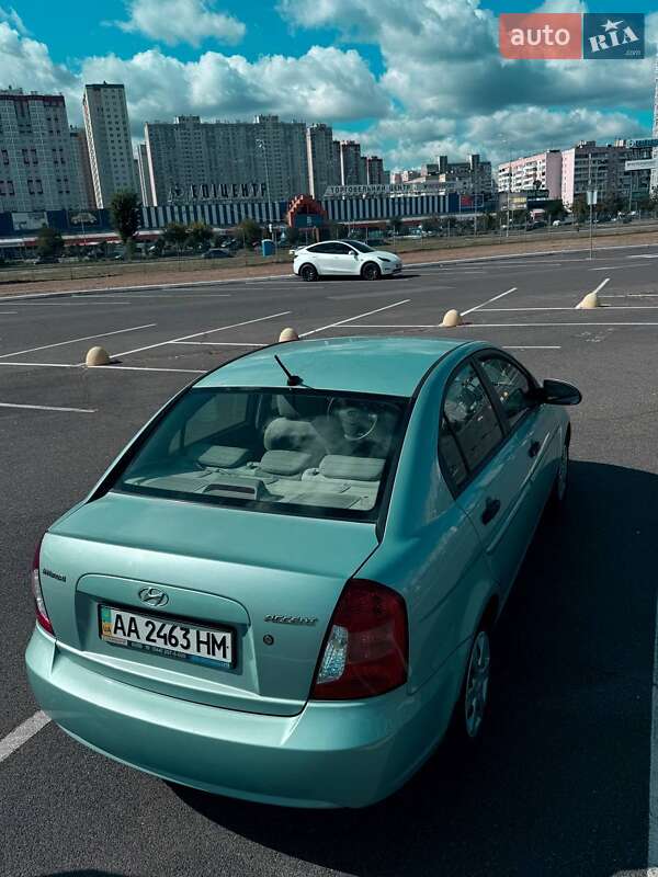 Седан Hyundai Accent 2008 в Киеве