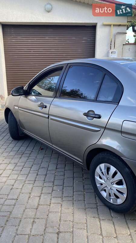Седан Hyundai Accent 2010 в Одессе