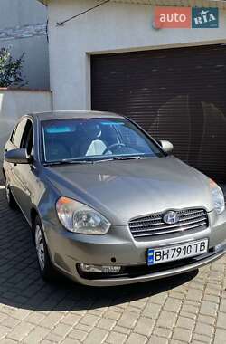 Hyundai Accent 2010