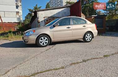 Hyundai Accent 2010