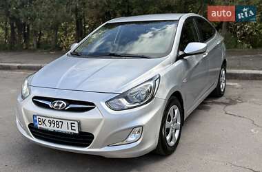 Седан Hyundai Accent 2011 в Рівному