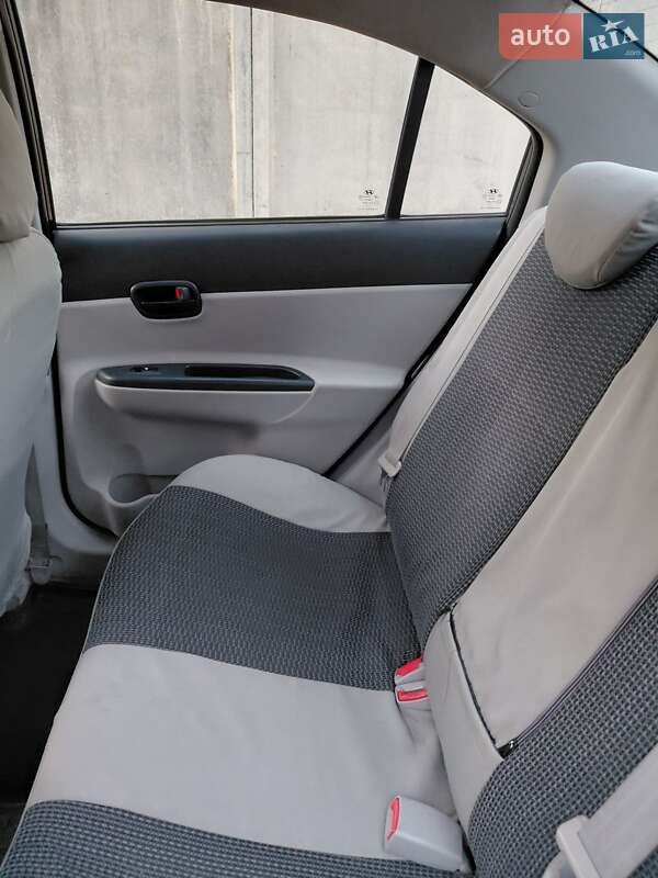Седан Hyundai Accent 2006 в Чернігові