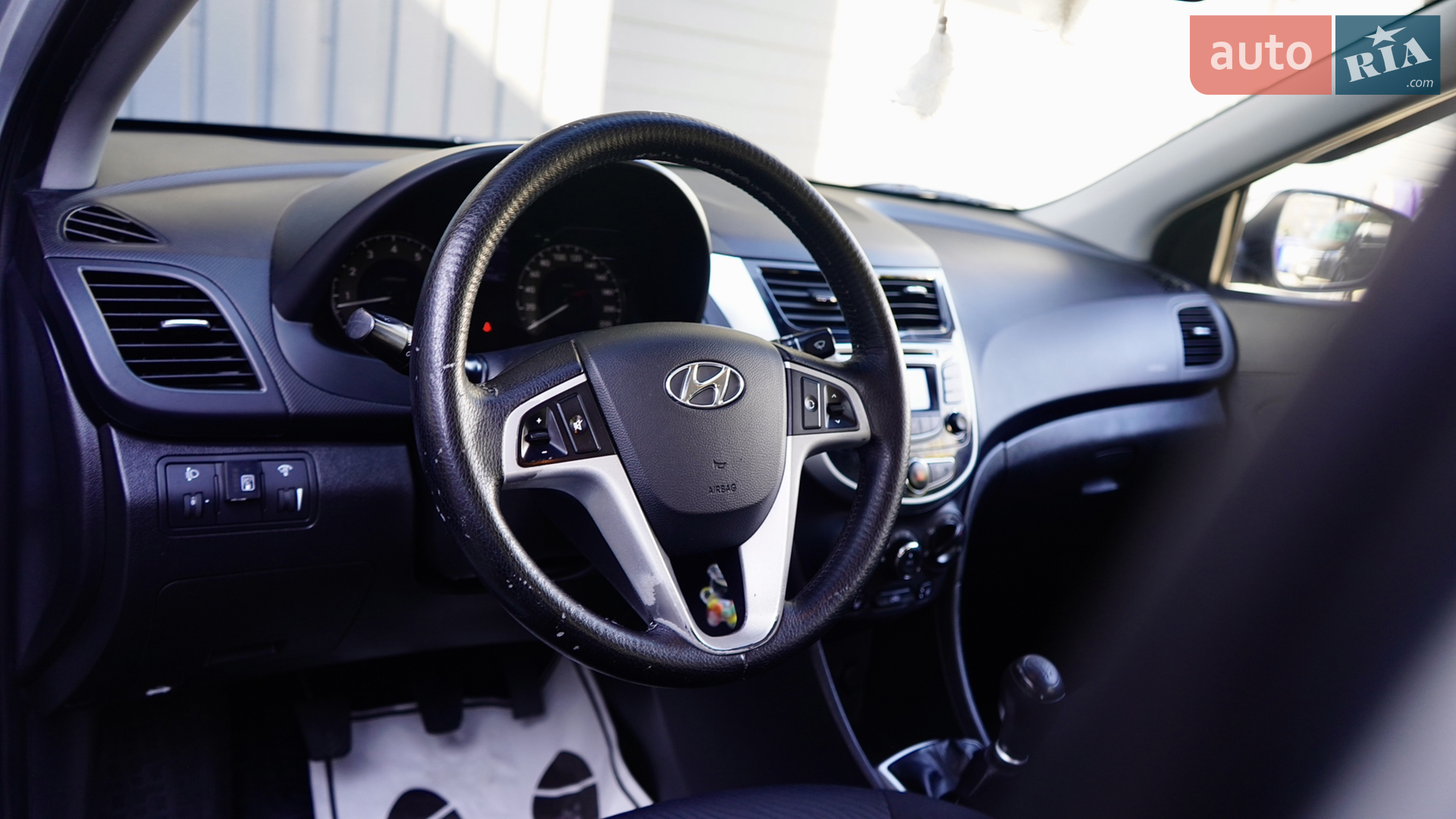 2011 Hyundai Accent - мініатюра 25