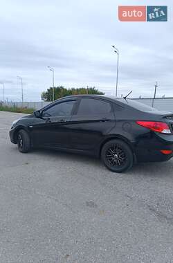 Седан Hyundai Accent 2013 в 