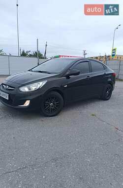 Hyundai Accent 2013