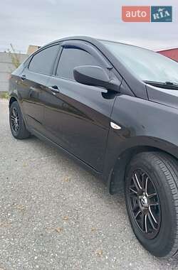 Седан Hyundai Accent 2013 в 