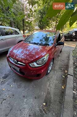 Хэтчбек Hyundai Accent 2013 в Киеве