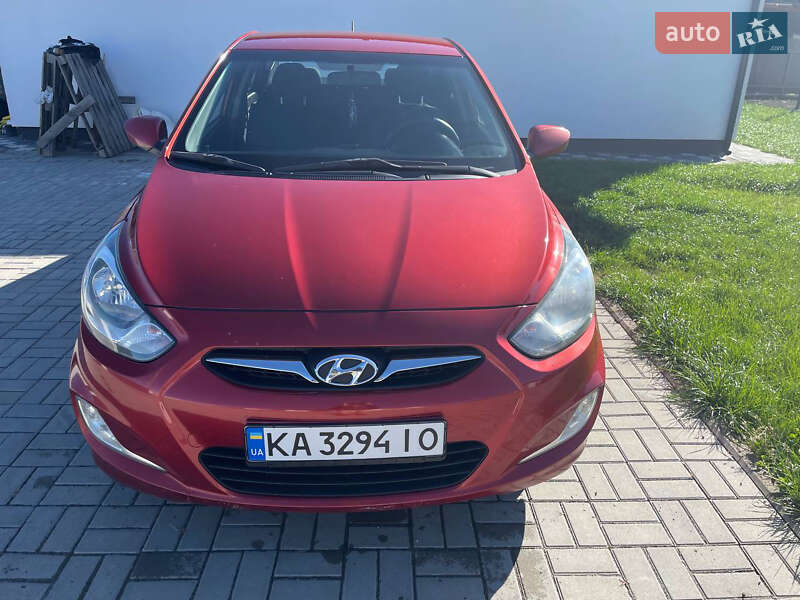 Hyundai Accent 2012