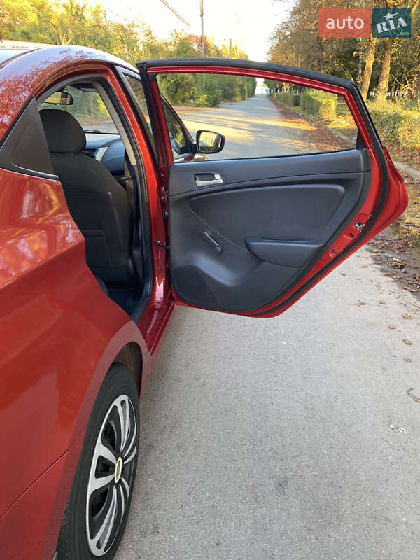 Седан Hyundai Accent 2011 в Мукачево