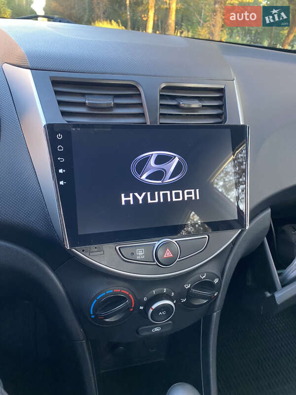 Седан Hyundai Accent 2011 в Мукачево