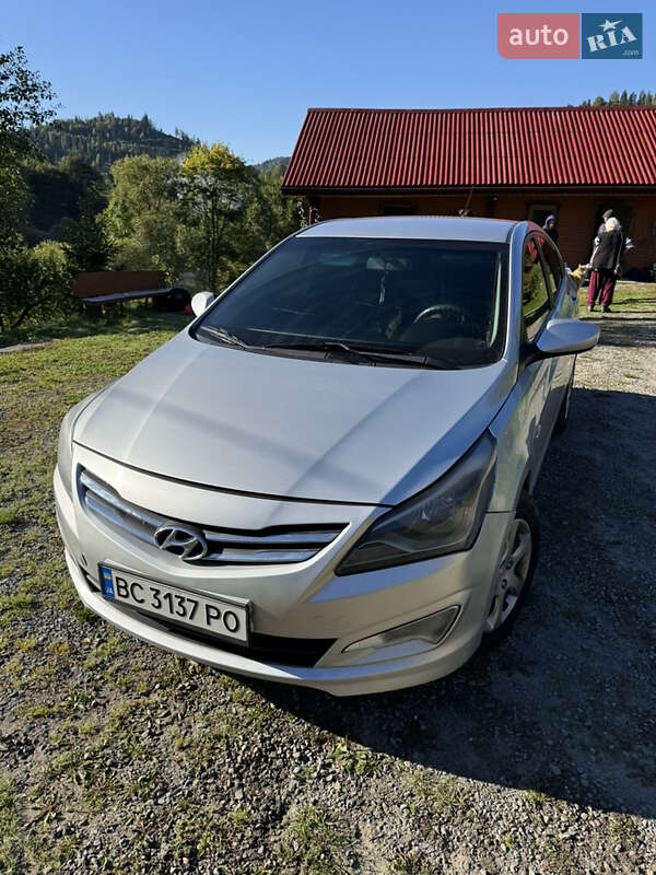 Hyundai Accent 2012