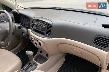 Седан Hyundai Accent 2010 в 