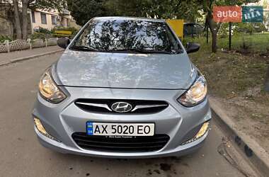 Hyundai Accent 2011