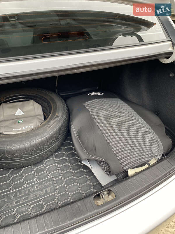 Седан Hyundai Accent 2008 в Конотопе