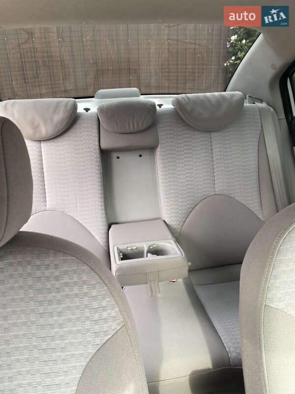Седан Hyundai Accent 2008 в Конотопе