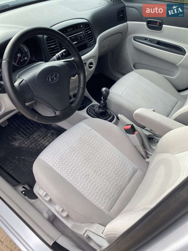 Седан Hyundai Accent 2008 в Конотопе