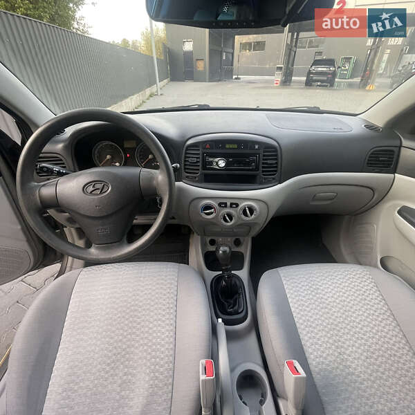 Седан Hyundai Accent 2010 в Львове