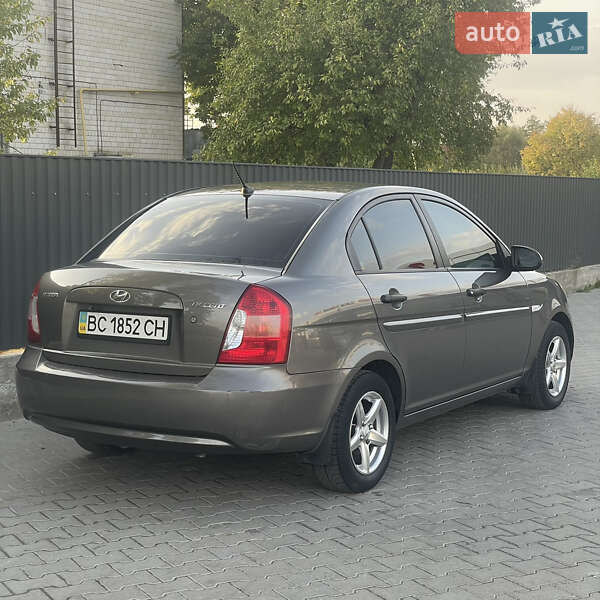 Седан Hyundai Accent 2010 в Львове