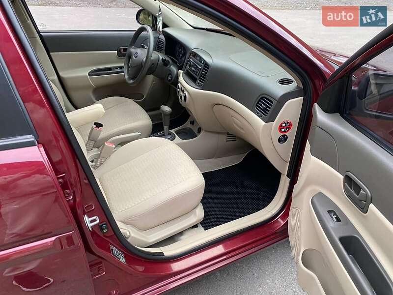 Седан Hyundai Accent 2010 в Виннице