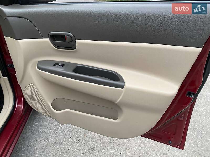 Седан Hyundai Accent 2010 в Виннице