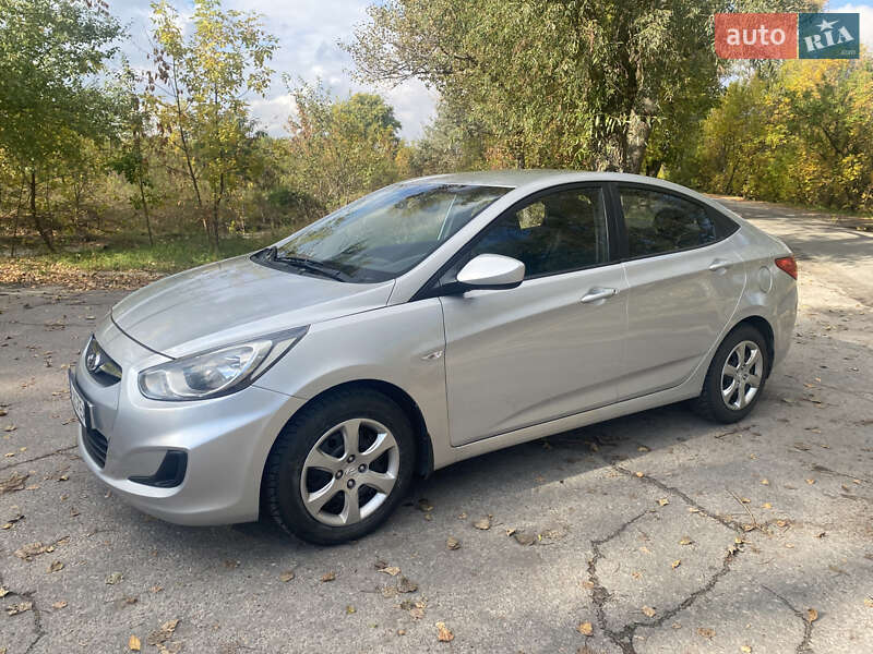 Hyundai Accent 2011