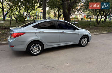 Седан Hyundai Accent 2011 в 