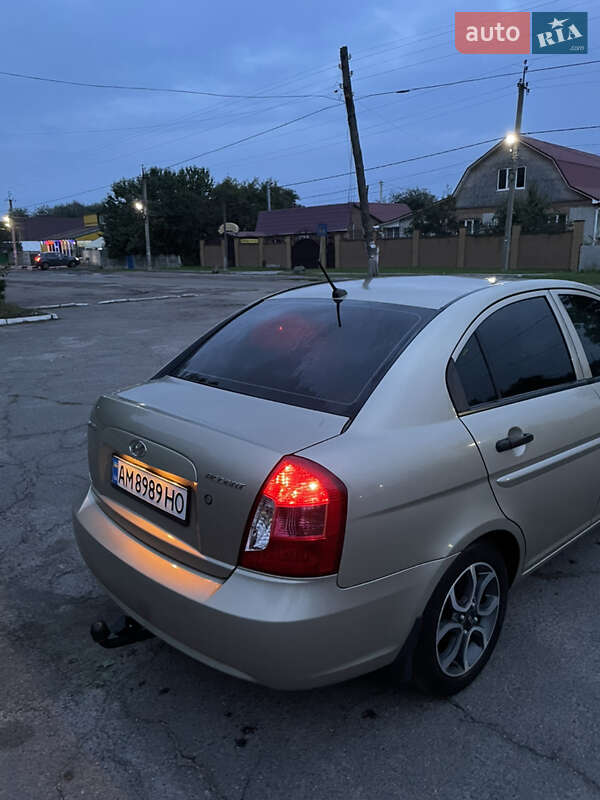 Седан Hyundai Accent 2008 в Попельне