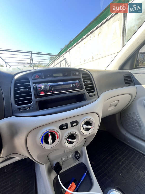 Седан Hyundai Accent 2007 в Днепре