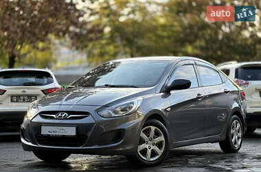 Hyundai Accent 2011