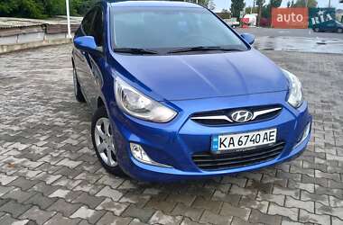 Hyundai Accent 2012