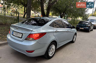 Hyundai Accent 2011