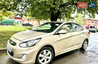 Hyundai Accent 2011