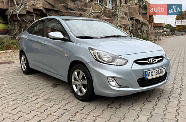 Hyundai Accent 2011