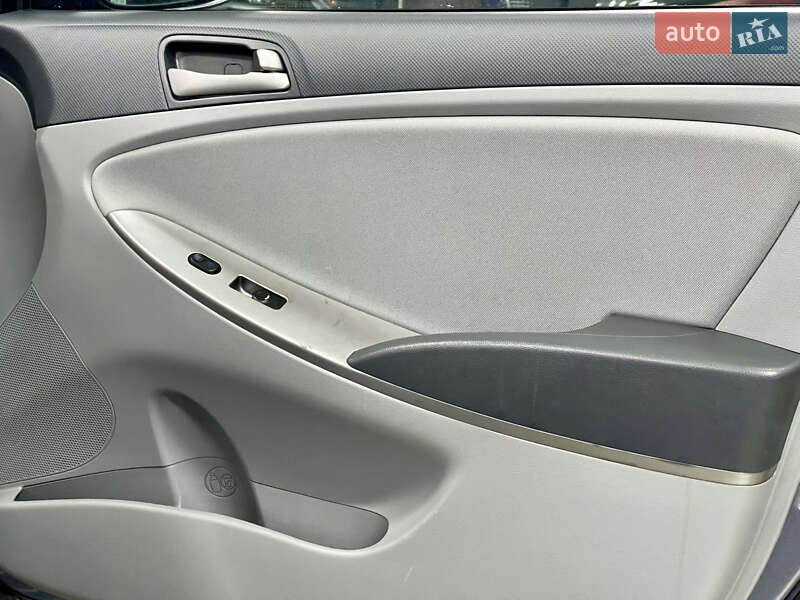 Седан Hyundai Accent 2016 в Киеве фото 20 Седан Hyundai Accent 2016 в Киеве