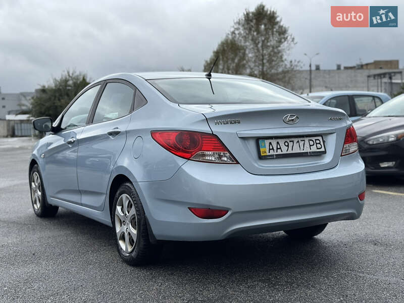Седан Hyundai Accent 2012 в Киеве