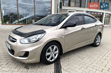 Hyundai Accent 2013
