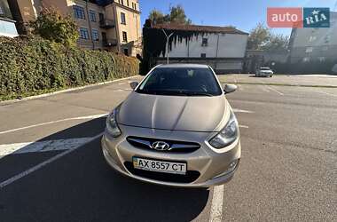 Hyundai Accent 2012