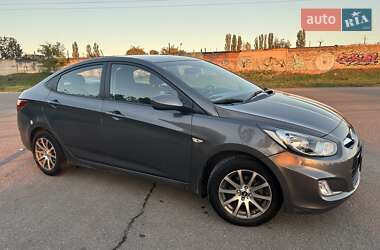 Hyundai Accent 2013