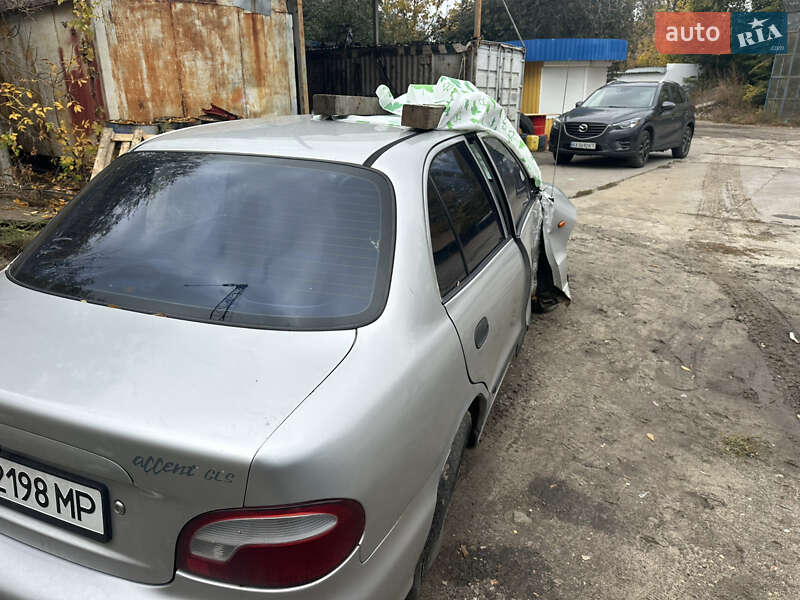 Седан Hyundai Accent 1998 в Харькове