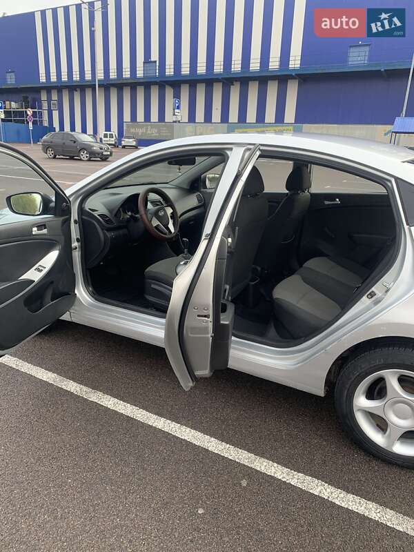 Седан Hyundai Accent 2011 в Ровно фото 7 Седан Hyundai Accent 2011 в Ровно