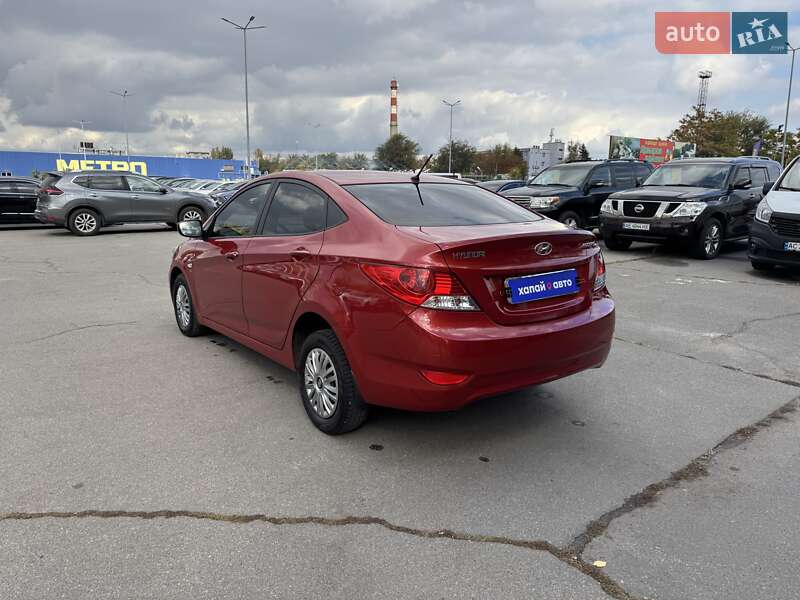 Седан Hyundai Accent 2011 в Днепре
