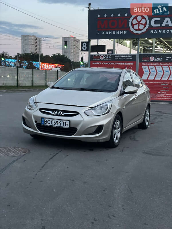 Седан Hyundai Accent 2012 в Киеве