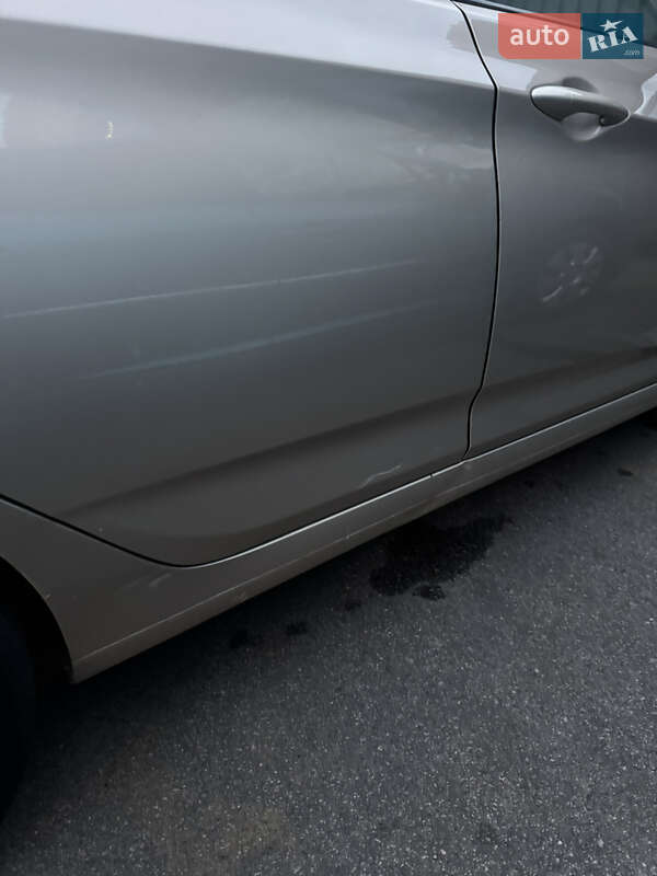 Седан Hyundai Accent 2012 в Киеве