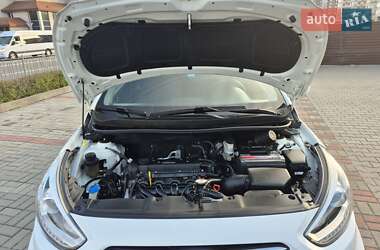 Седан Hyundai Accent 2013 в 