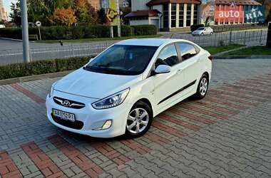 Hyundai Accent 2013