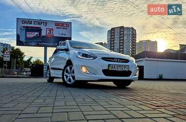 Седан Hyundai Accent 2013 в 