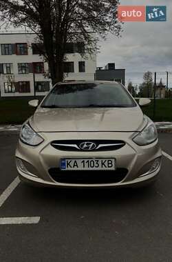 Hyundai Accent 2011