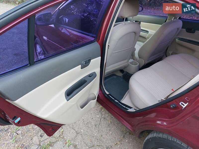 Седан Hyundai Accent 2008 в Кицмани фото 51 Седан Hyundai Accent 2008 в Кицмани
